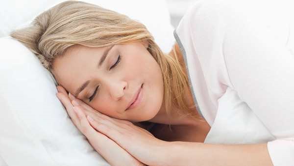 خواب کافی و رابطه آن با کاهش ریزش مو -لیمونا